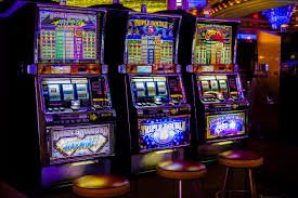 Shwe Lucky App Live Baccarat ဒီလာနှင့် ကဒ်ဖြန့်မြင်ကွင်း